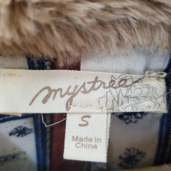 NWT Fuzzy Neutral Stripe Coat - Picture 5 of 6